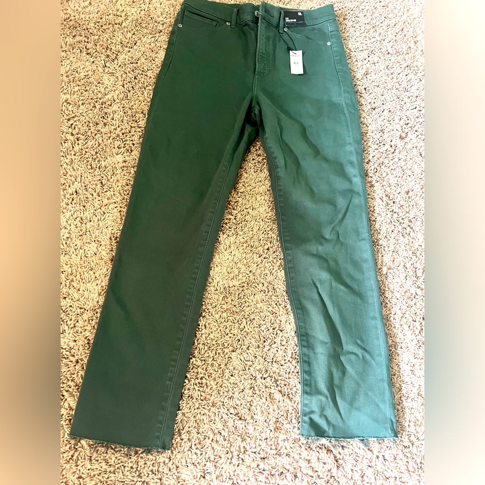 Express NWT cropped Green Jeans size 10L Slim Super Highrise